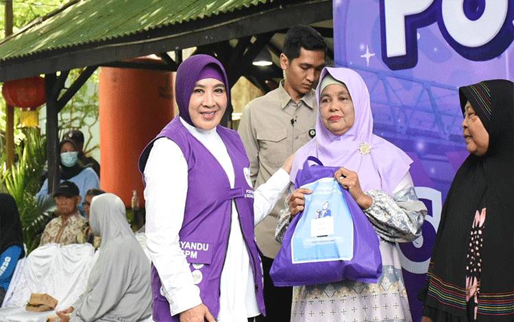TP Posyandu Salurkan Bantuan 6 SPM ke Posyandu Pondok Sultan