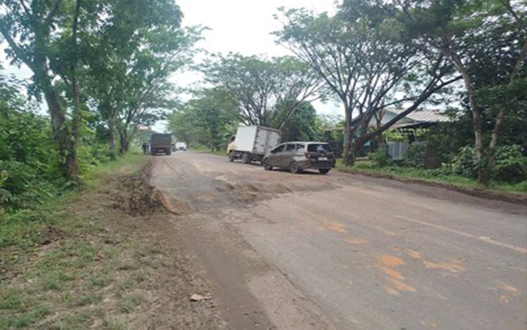 Lubang Besar di Jalan Jepang Kuala Kapuas Buat Celaka Pengendara, Pemerintah Diharapkan Bisa Tangani