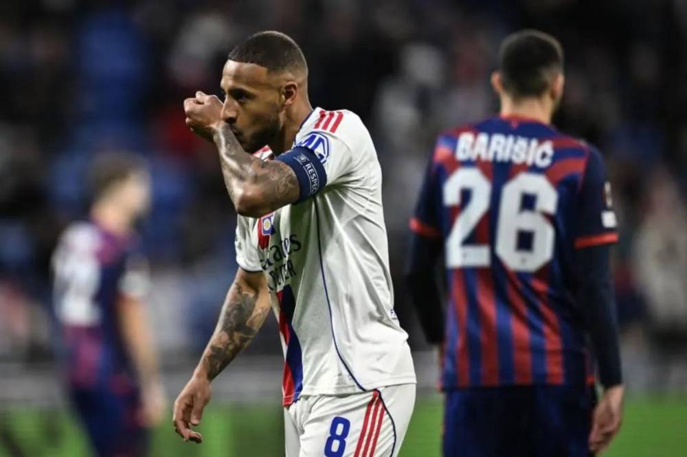 Lyon Atasi Basel, Bologna Menang Tipis Kontra FCSB
