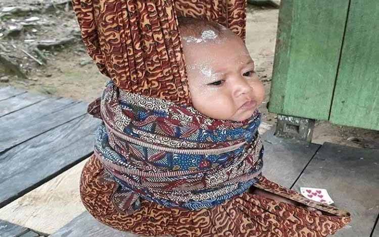 Bapukung, Kearifan Lokal Suku Banjar Menidurkan Bayi dalam Balutan Tradisi dan Doa