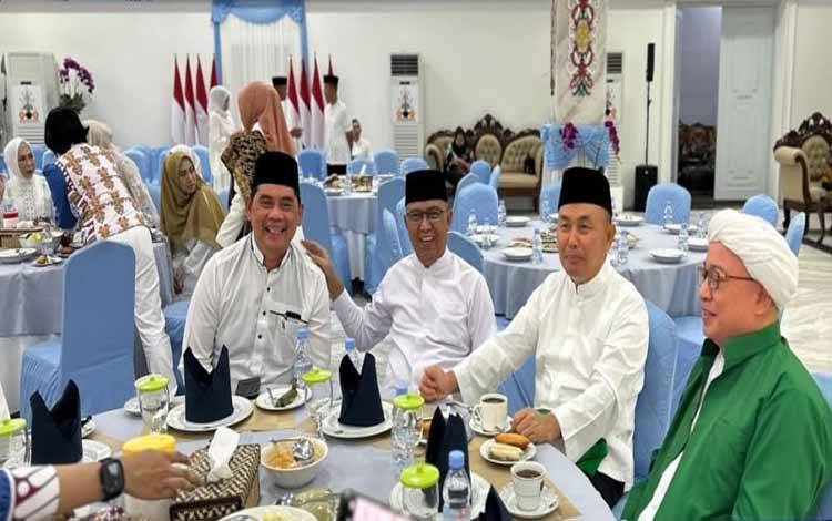 Bupati Barito Utara Hadiri Akad Nikah Putra Gubernur Kalteng di Palangka Raya