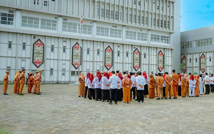 Direktur RSUD Hanau Tekankan Pentingnya Peningkatan Mutu Pelayanan dan Inovasi Pegawai