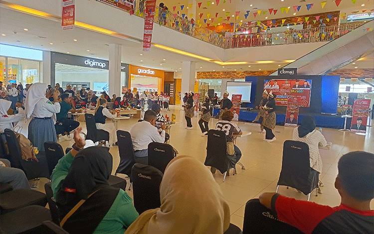 Lomba Senam SKJ dan Kreasi Pacu Jalur Tingkatkan Kebugaran Guru di Kotim