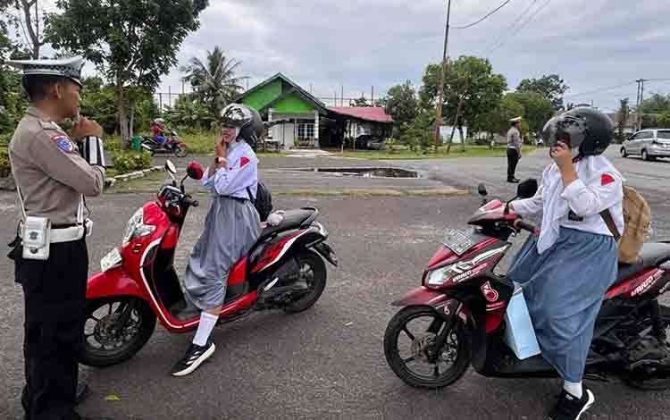 Satlantas Polres Seruyan Sosialisasikan Kamseltibcarlantas