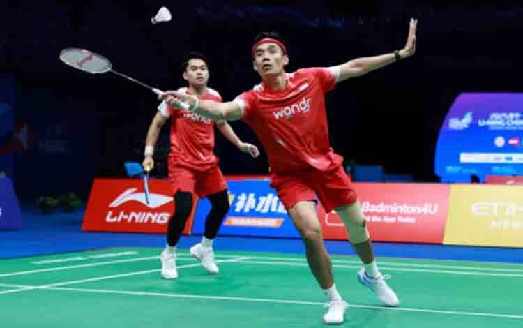 Pebulu tangkis ganda putra Indonesia Leo Rolly Carnando/Bagas Maulana saat tampil di babak 16 besar China Masters 2025 yang berlangsung di Shenzhen Arena, Chengdu, Jumat (19/9/2025). ANTARA/HO-PBSI