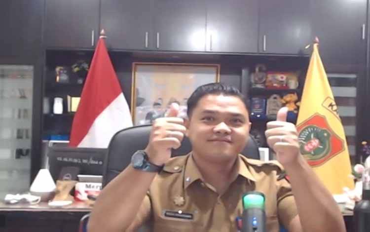 Plt Kepala Disdik Kalteng, Reza Prabowo saat hadir secara virtual. (FOTO:DISDIK KALTENG)