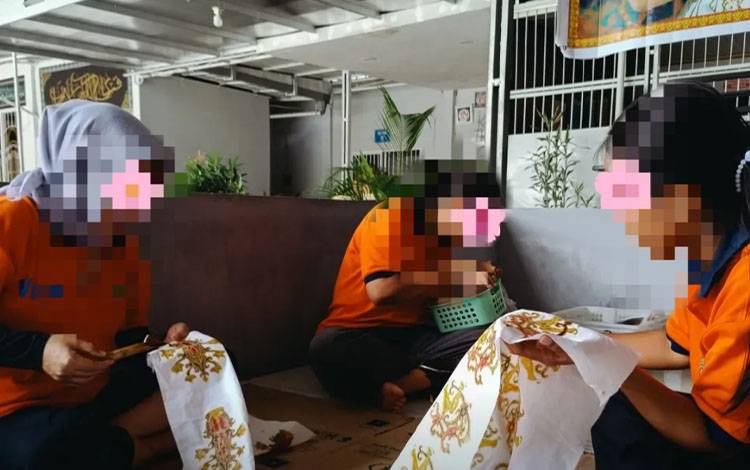 WBP Lapas Perempuan Palangka Raya Lestarikan Budaya Dayak Lewat Batik