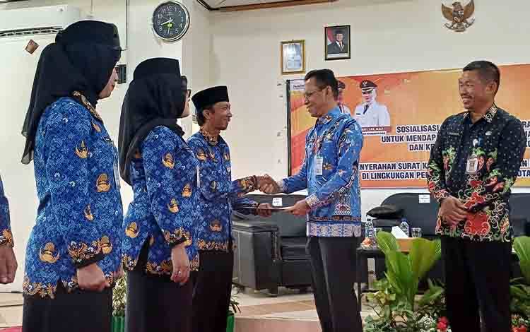 1.871 PPPK Paruh Waktu Kotim Terima SK