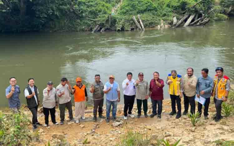 Verifikasi Lapangan Rekonstruksi Jembatan Toka Dikebut, BPBD Lamandau Pastikan Sesuai Kebutuhan Masyarakat