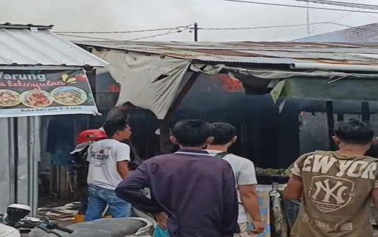 Rumah Warga di Sampit Luses Terbakar di Pagi Hari