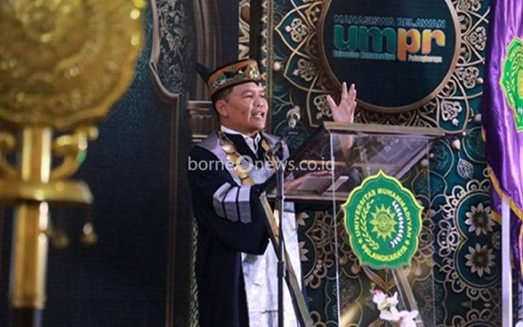 Gubernur Kalteng Sampaikan Pesan Inspiratif pada Wisuda UMPR 2025