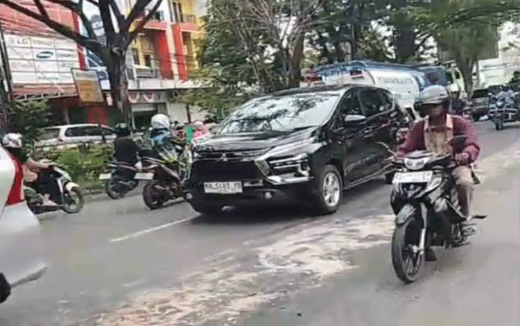 Tumpahan Oli di Jalan Belitung Banjarmasin Kirim Sejumlah Pengendara ke Rumah Sakit