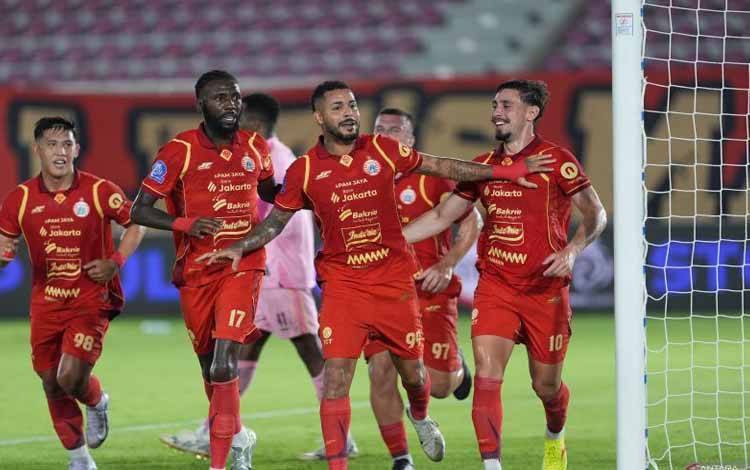 Trigol Maxwell Bawa Persija Menang 3-1 atas PSBS Biak