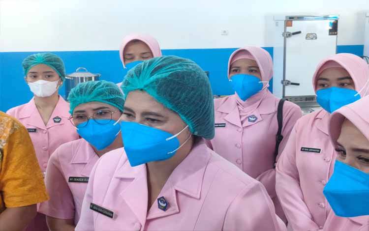 Ketua Bhayangkari Kalteng Harapkan Standarisasi Makanan Bergizi Gratis Melalui Sertifikasi Juru Masak SPPG