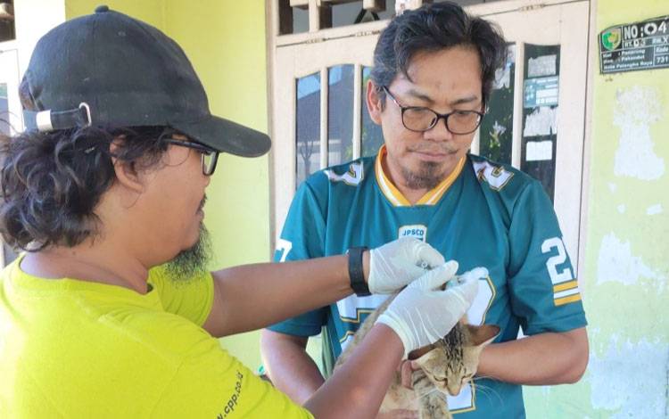 Vaksinator: Dukungan RT dan Warga Panarung Luar Biasa