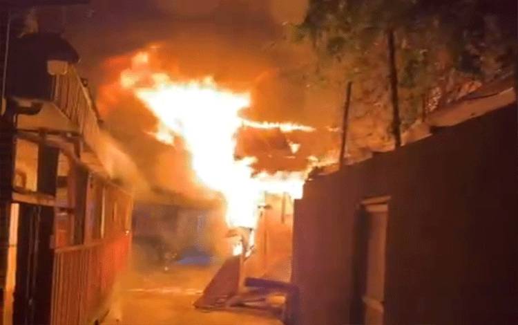 Kebakaran Landa Permukiman Padat Penduduk di Belitung Banjarmasin