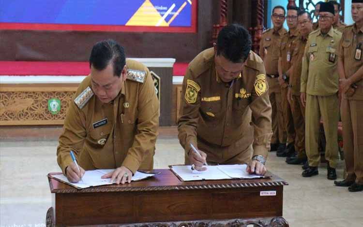 Bupati Seruyan dan Bupati Kotim Teken Kerja Sama Wujudkan Sinergi Antardaerah