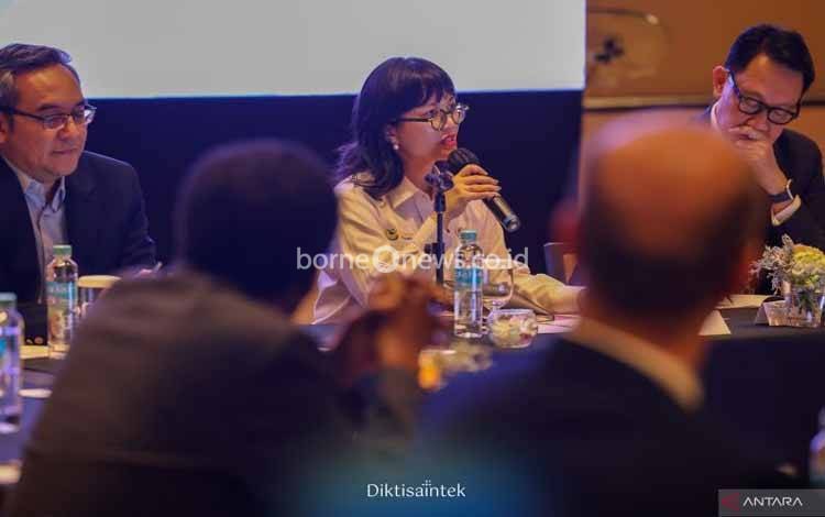 Kemdiktisaintek Tambah Kuota Beasiswa untuk Mahasiswa Internasional