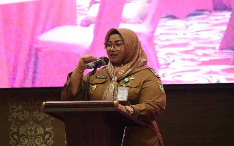 Wakil Bupati Kotawaringin Timur Irawati membuka kegiatan Penganugerahan Keterbukaan Informasi Publik dan Rapat Koordinasi PPID, Selasa, 4 November 2025. (FOTO: Diskominfo Kotim)