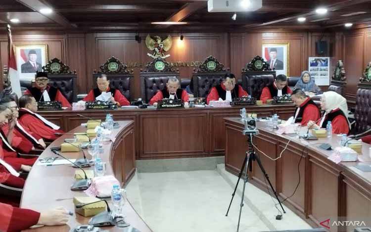 MKD Aktifkan Lagi Adies Kadir dan Uya Kuya sebagai Anggota DPR