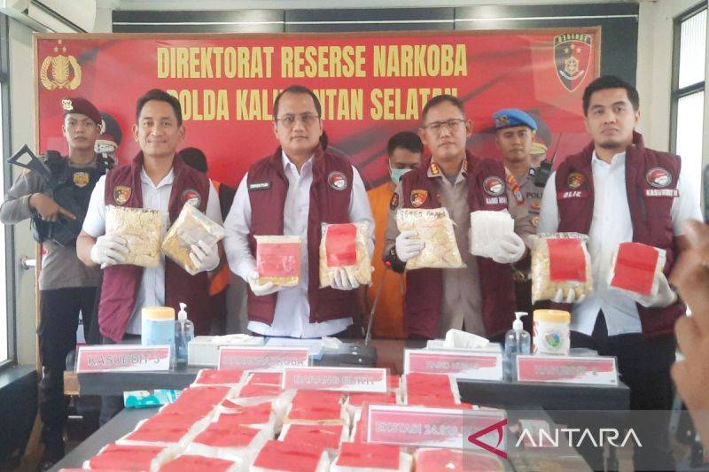 Polda Kalsel Sita 44,5 kg Sabu dan 24.928 Pil Ekstasi Jaringan Fredy Pratama