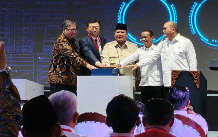 Prabowo Resmikan Pabrik Petrokimia Terbesar Asia Tenggara di Cilegon