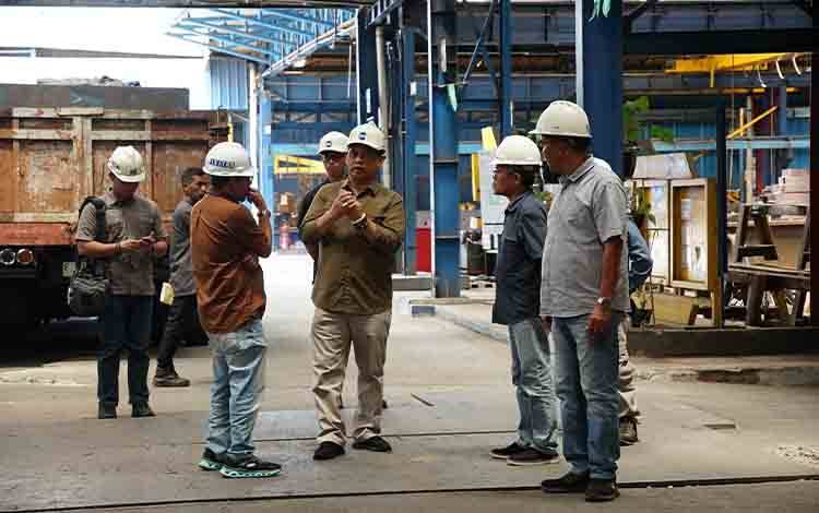 Bupati Barito Utara Tinjau Pabrik Baja di Bekasi