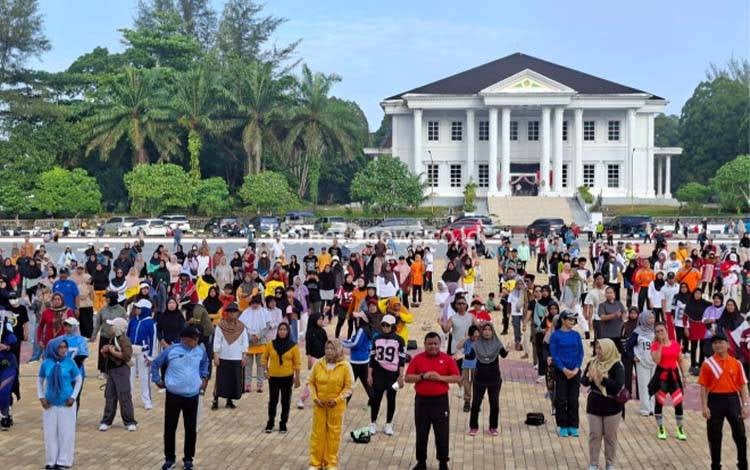 Senam Massal di Pangkalan Bun Park Warnai Haornas ke-42 Sekaligus HUT ke-66 Kobar