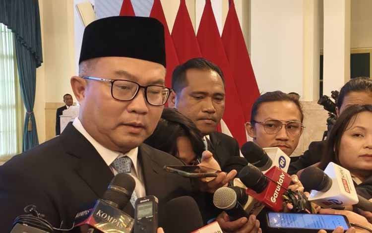 Presiden Prabowo Lantik Prof. Arif Satria sebagai Kepala BRIN