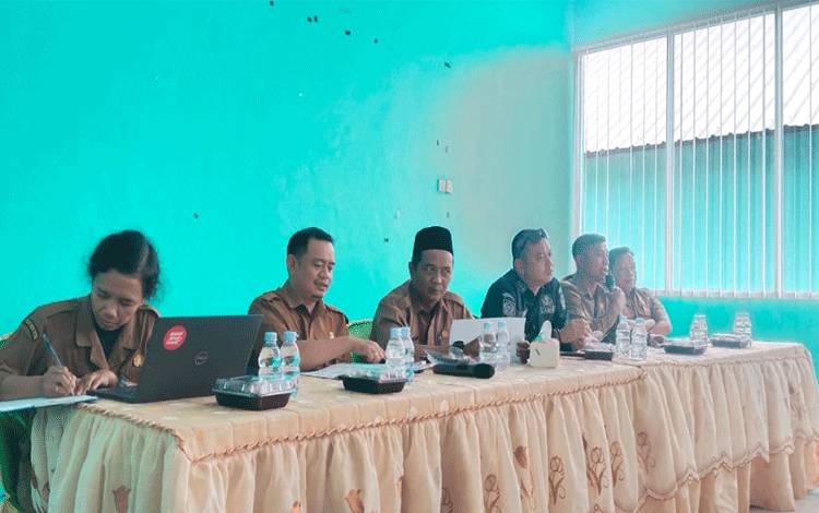 Kominfo Kotim Dukung Penuh Keterbukaan Informasi di Desa Bringin Tunggal Jaya agar Jadi Desa Anti Korupsi