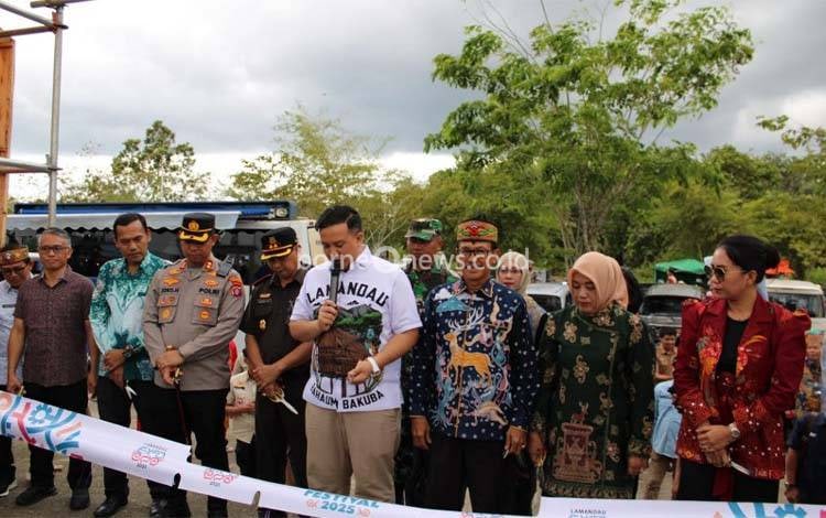 Lamandau Expo 2025 Resmi Dibuka, Bupati Rizky Harapkan Dorong Perekonomian Daerah