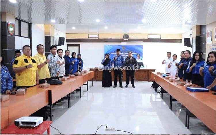 Sembilan Partai Politik di Kalteng Terima Hibah Bantuan Keuangan Tahun 2025