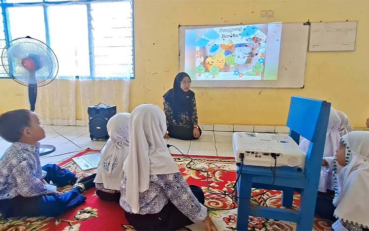 Teater Mini Jadi Media Edukasi Gizi di TK Shalahuddin Palangka Raya