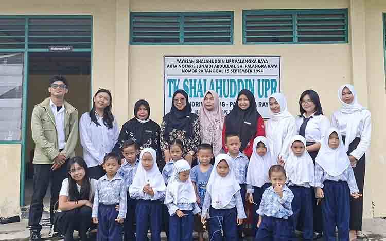 Panggung Teater Mini Jadi Inovasi Edukasi Gizi untuk Anak TK Shalahuddin Palangka Raya