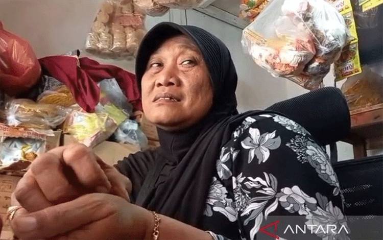 Lansia Belanja Pakai Uang Palsu, ini Pengakuan Pedagang