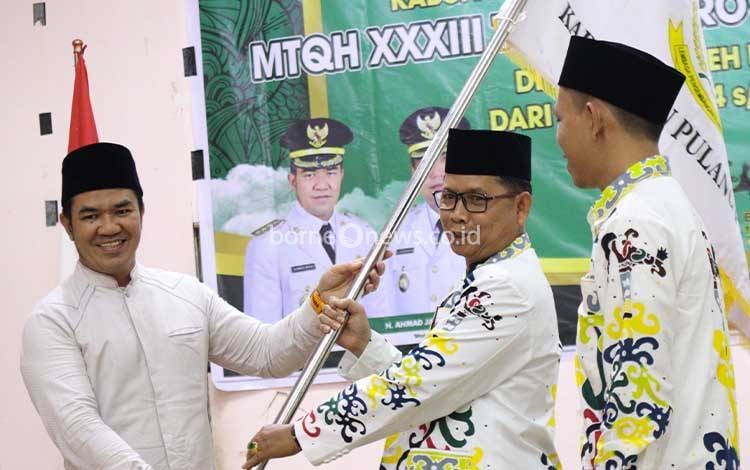 Bupati Lepas Kafilah Pulang Pisau Ikuti MTQH ke-XXXIII Kalteng, Tekankan Pentingnya Pembinaan Putra-Putri Lokal