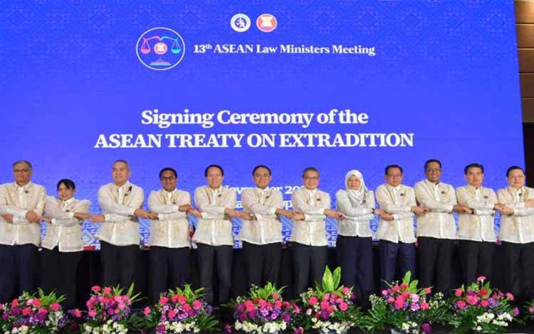 Menkum Tandatangani Perjanjian ASEAN tentang Ekstradisi