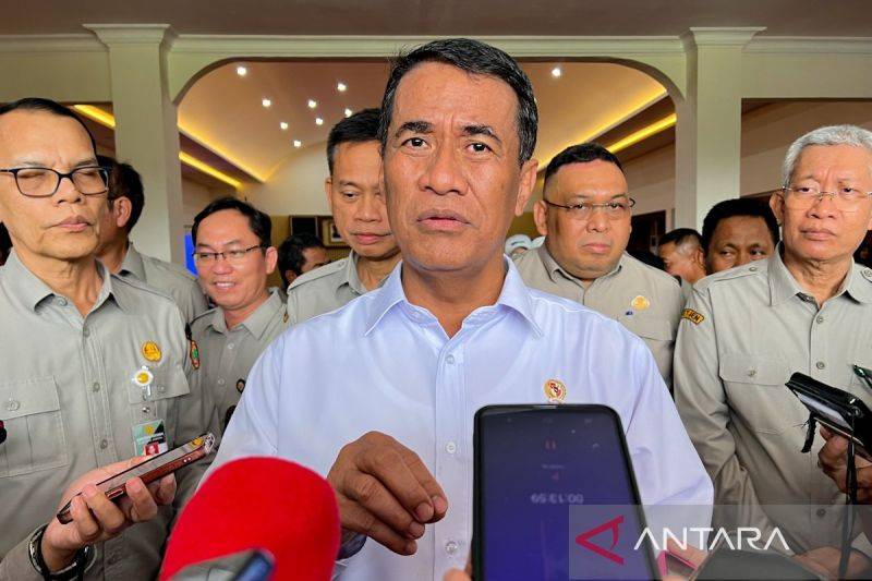 Mentan: Kios dan Distributor Mulai Patuhi Penurunan Harga Pupuk Subsidi