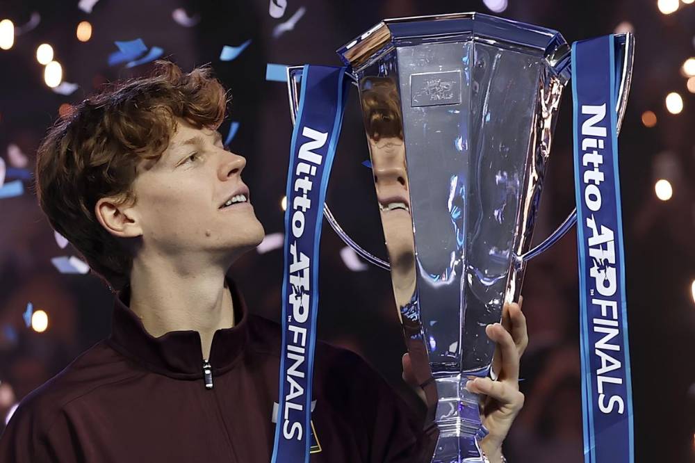 Sinner Kalahkan Alcaraz untuk Raih Gelar ATP Finals