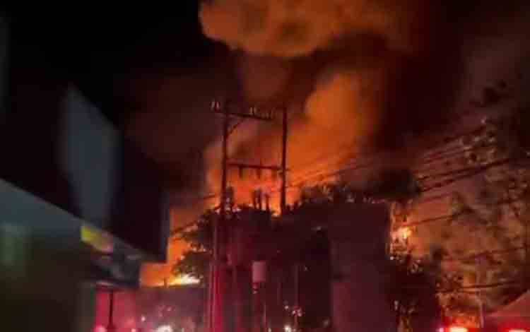 6 Kios di Pasar Bagiwas Handil Bakti Kalsel Hangus Terbakar