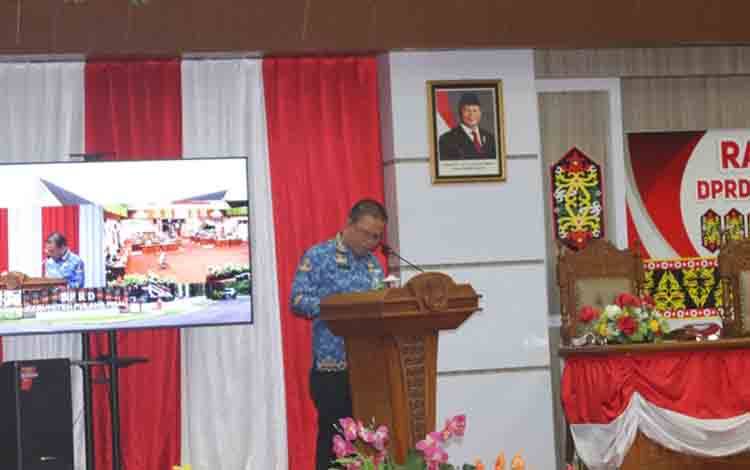 Asisten I Sampaikan Respons Pemkab Pulang Pisau atas Pandangan Fraksi DPRD