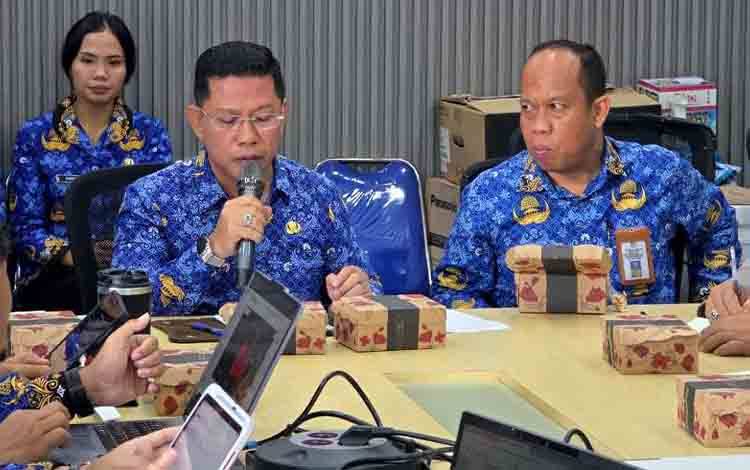 Sosialisasi program SIPETAK yang dilaksanakan oleh Bidang Pertanahan dan digelar di Aula Dinas Perkimtan setempat. (Foto: Dhani)