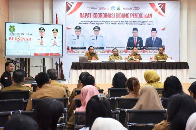 Bupati Kapuas Ingatkan Pemerataan Guru Pertimbangkan Jumlah Siswa