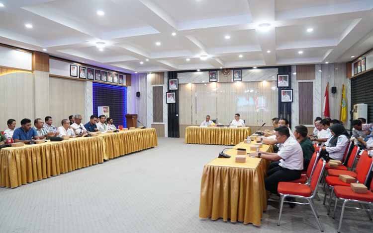 Pemkab Lamandau Gelar FGD, Sekda Irwansyah Tekankan Sinergi Pemerintah dan Dunia Usaha untuk Pacu Ekonomi Daerah