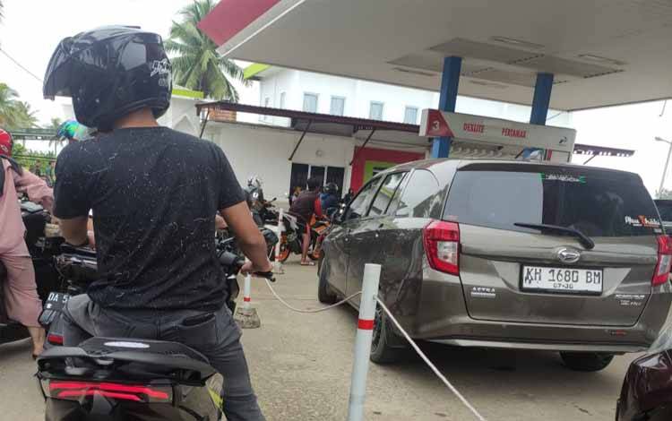 Trauma Mogok Massal, Warga Banjarmasin Rela Antre Demi Pertamax