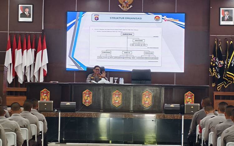 Siswa Bintara SPN Polda Kalteng Dibekali Bijak Bermedia Sosial