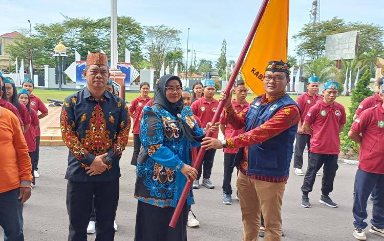 Wabup Kotim Yakin Kontingen Festival Tandak Intan Kaharingan Raih Prestasi Terbaik di Tingkat Provinsi