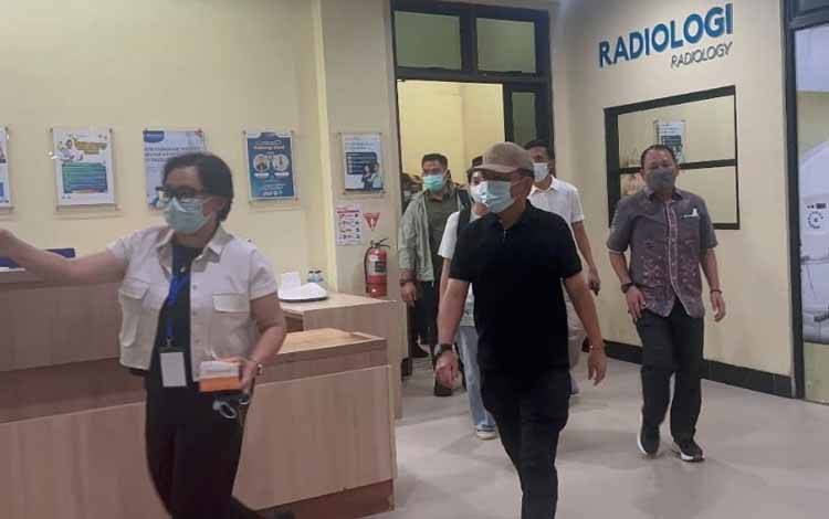 Gubernur Kalteng Besuk Korban Keracunan Massal pada Penutupan Pesparani Katolik