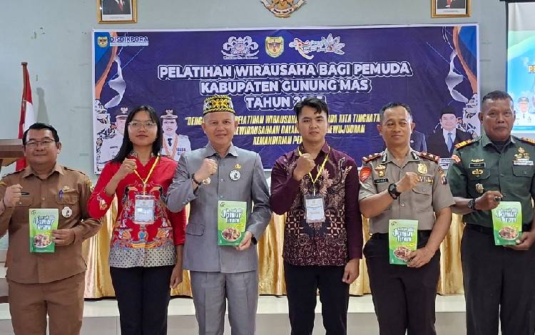 Pelatihan Budidaya Jamur Tiram di Gumas Upaya Sukseskan Tambun Bungai Mandiri