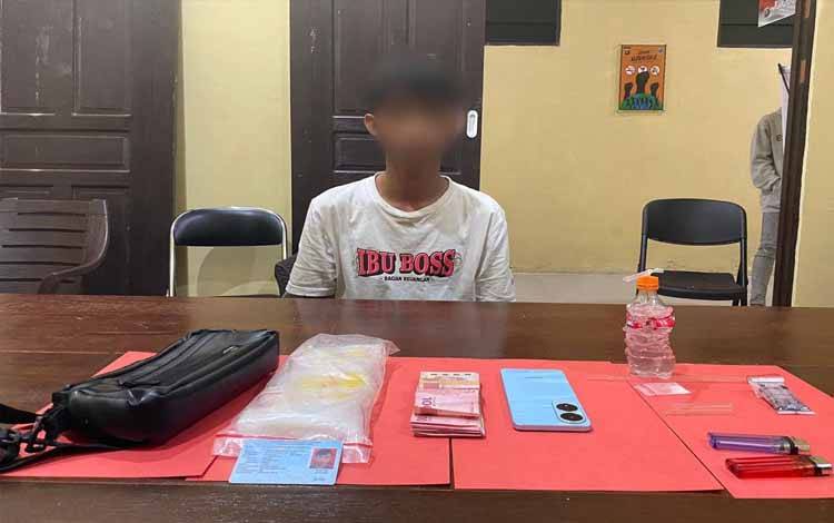 Warga Pembuang Hulu dan Polsek Hanau Gerebek Pengedar Sabu, Aksi Kompak Viral di Medsos
